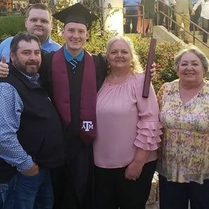 Meet your Posher, Laurie